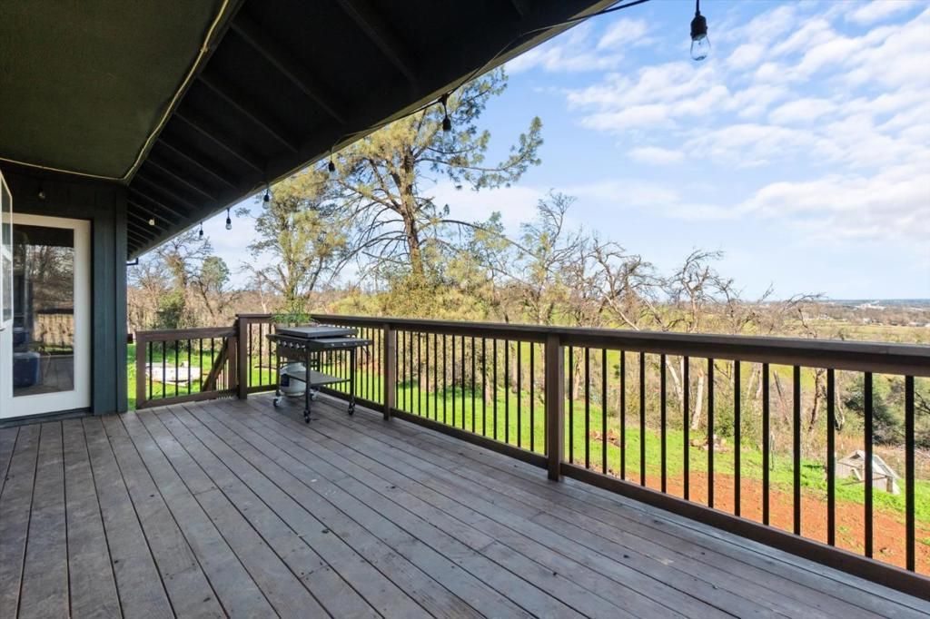 Image 36 of property listing at 19789 Weide Way, Anderson, CA 96007