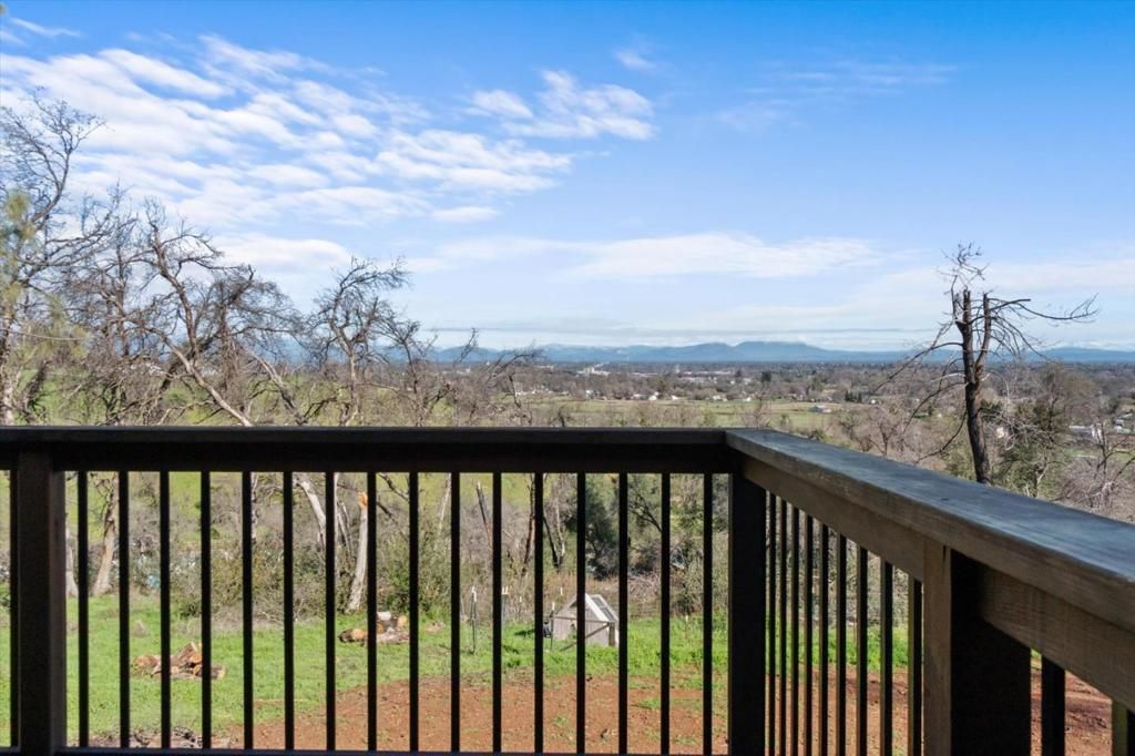 Image 37 of property listing at 19789 Weide Way, Anderson, CA 96007