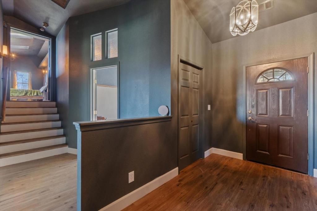 Image 5 of property listing at 19789 Weide Way, Anderson, CA 96007