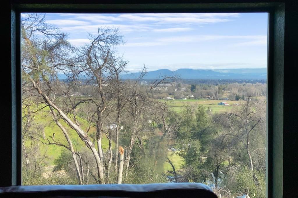 Image 8 of property listing at 19789 Weide Way, Anderson, CA 96007