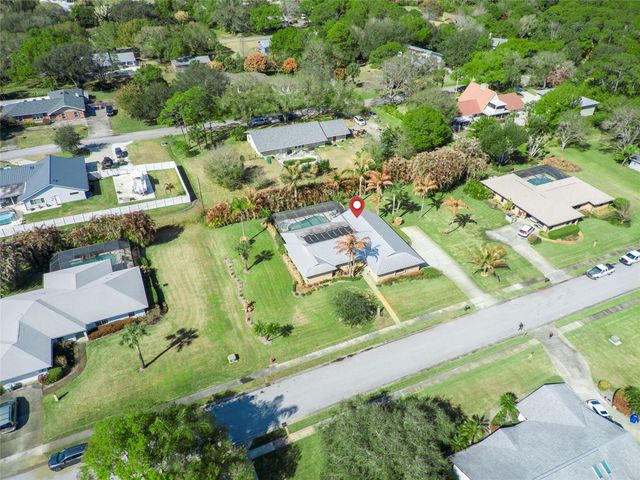 915 32nd Avenue, Vero Beach, FL 32960