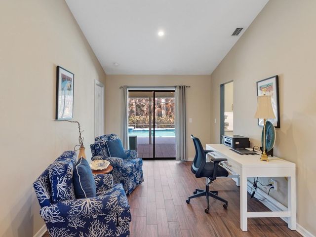 915 32nd Avenue, Vero Beach, FL 32960