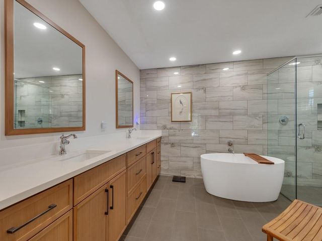 915 32nd Avenue, Vero Beach, FL 32960