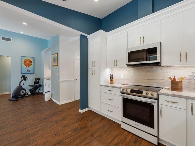 915 32nd Avenue, Vero Beach, FL 32960