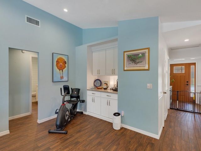 915 32nd Avenue, Vero Beach, FL 32960