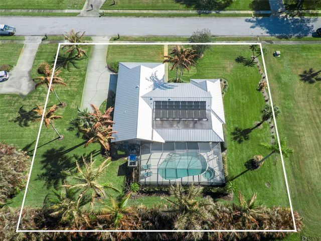 915 32nd Avenue, Vero Beach, FL 32960