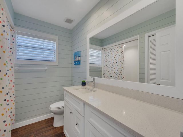 915 32nd Avenue, Vero Beach, FL 32960