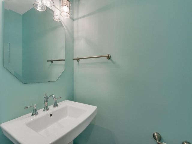 915 32nd Avenue, Vero Beach, FL 32960