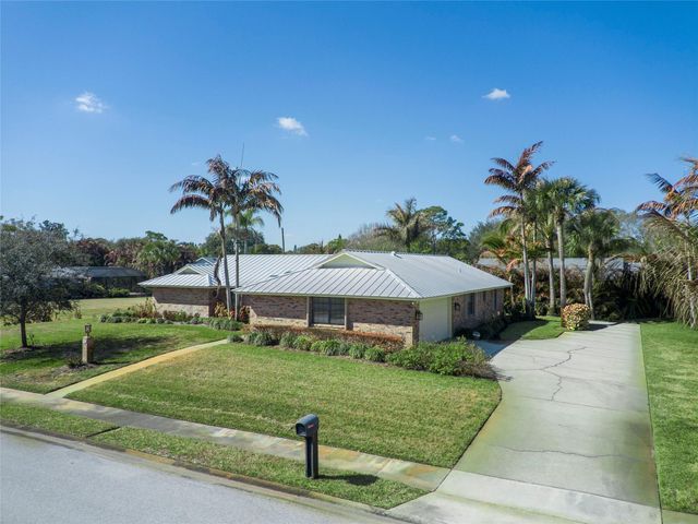 915 32nd Avenue, Vero Beach, FL 32960