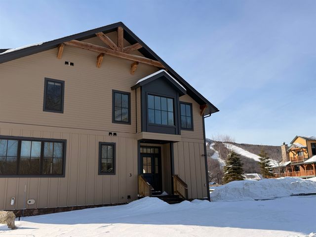 3 Overbrook Dr, Dover, VT 05356