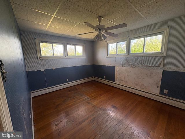 303 HILLCREST LN, Blackwood, NJ 08012