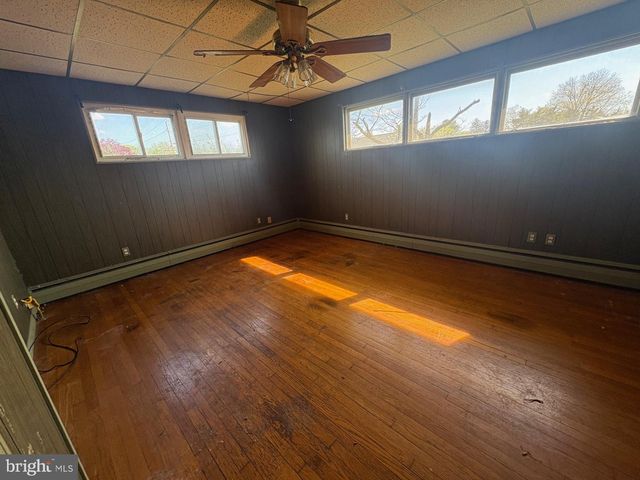 303 HILLCREST LN, Blackwood, NJ 08012