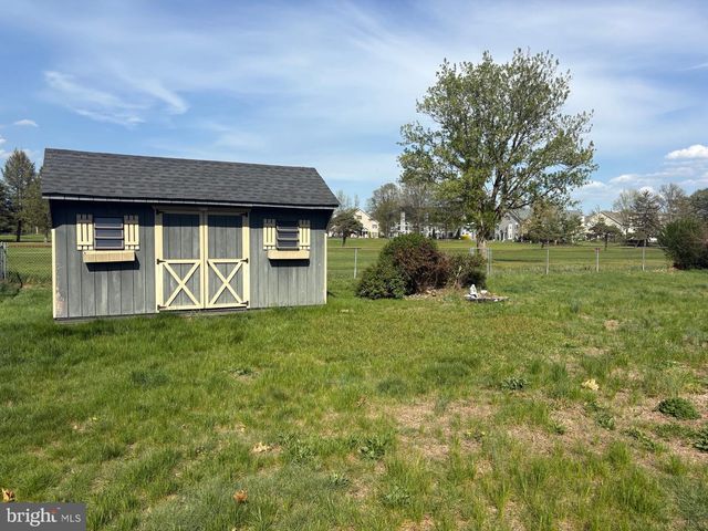 303 HILLCREST LN, Blackwood, NJ 08012