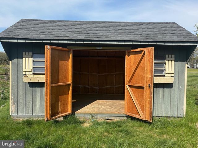 303 HILLCREST LN, Blackwood, NJ 08012