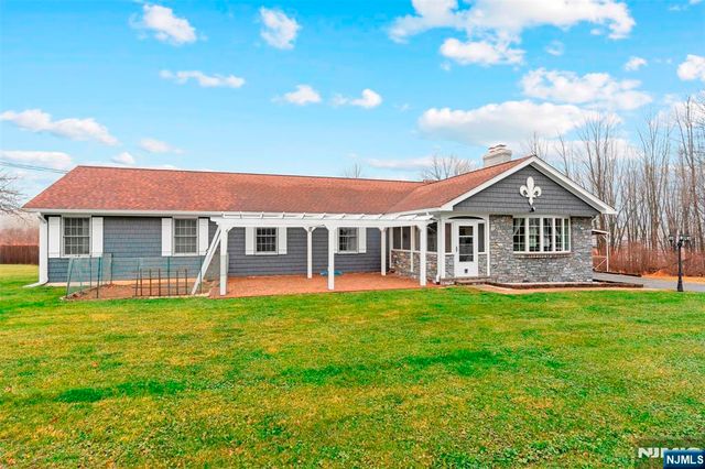18 Old Wolfe Road, Mount Olive Township, NJ 07828