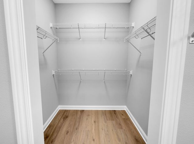 1800 Lakeview Drive, Pella, IA 50219