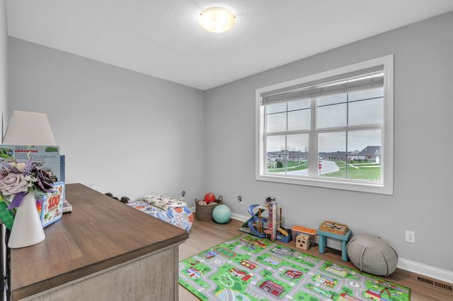 1800 Lakeview Drive, Pella, IA 50219