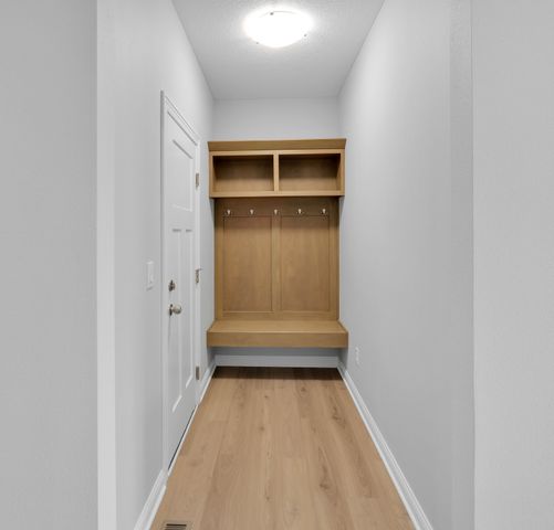 1800 Lakeview Drive, Pella, IA 50219