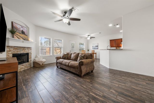 6742 Durango Creek Drive, Magnolia, TX 77354