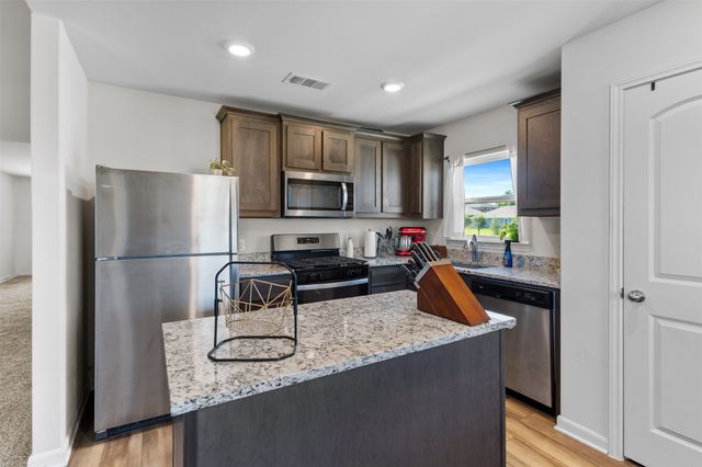 932 American Flyer Boulevard, Fort Worth, TX 76108
