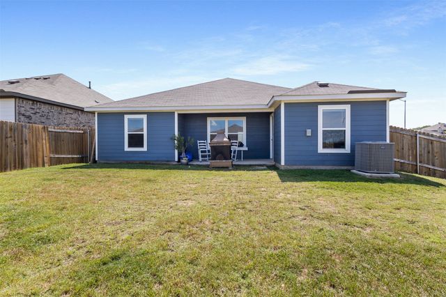 932 American Flyer Boulevard, Fort Worth, TX 76108