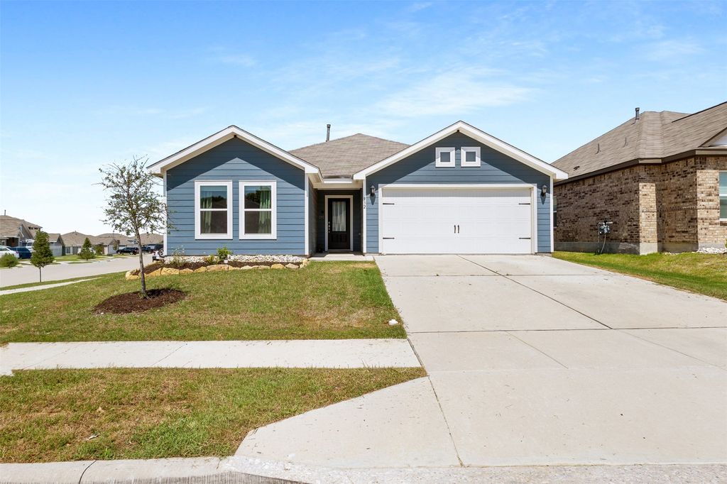 932 American Flyer Boulevard, Fort Worth, TX 76108