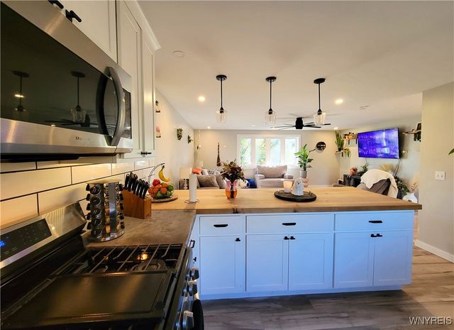 8699 Hartshorn Road, Batavia, NY 14020