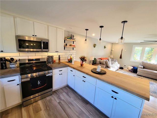 8699 Hartshorn Road, Batavia, NY 14020