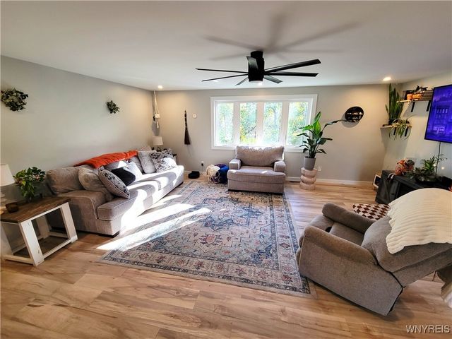 8699 Hartshorn Road, Batavia, NY 14020