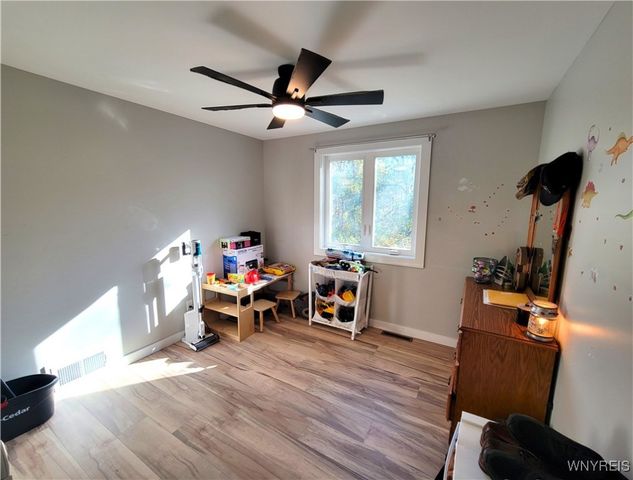 8699 Hartshorn Road, Batavia, NY 14020