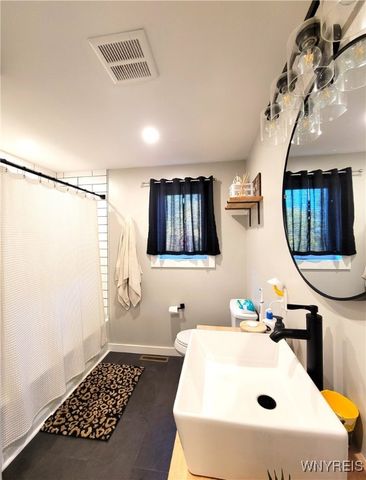 8699 Hartshorn Road, Batavia, NY 14020