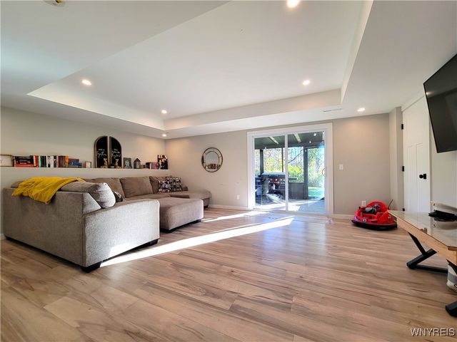 8699 Hartshorn Road, Batavia, NY 14020