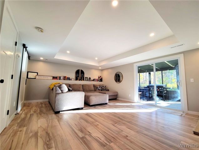 8699 Hartshorn Road, Batavia, NY 14020