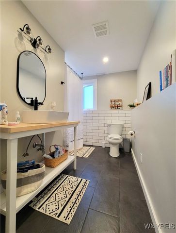 8699 Hartshorn Road, Batavia, NY 14020