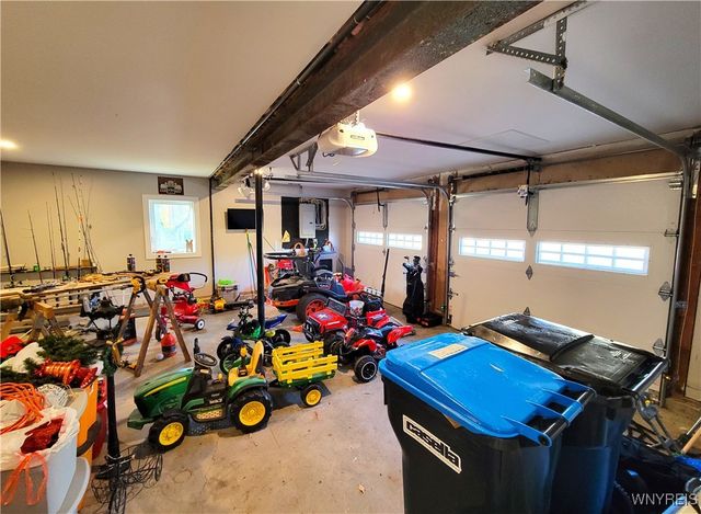 8699 Hartshorn Road, Batavia, NY 14020