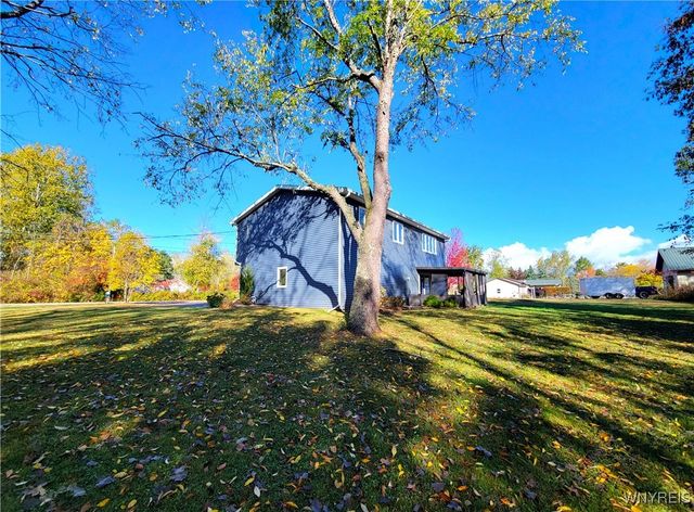 8699 Hartshorn Road, Batavia, NY 14020