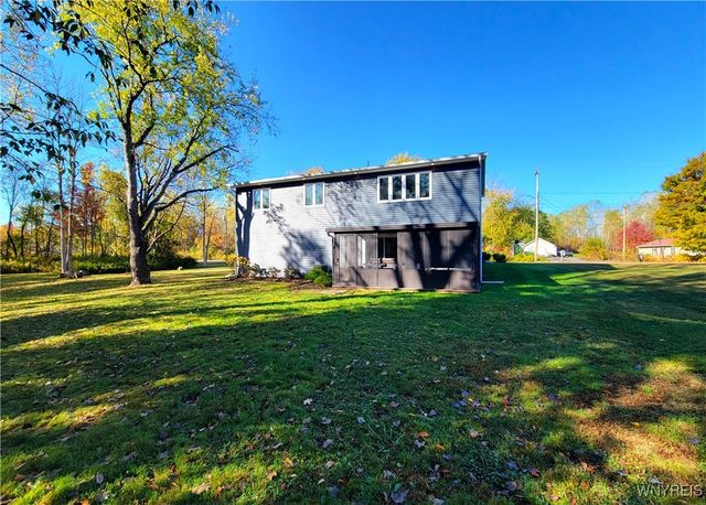 8699 Hartshorn Road, Batavia, NY 14020