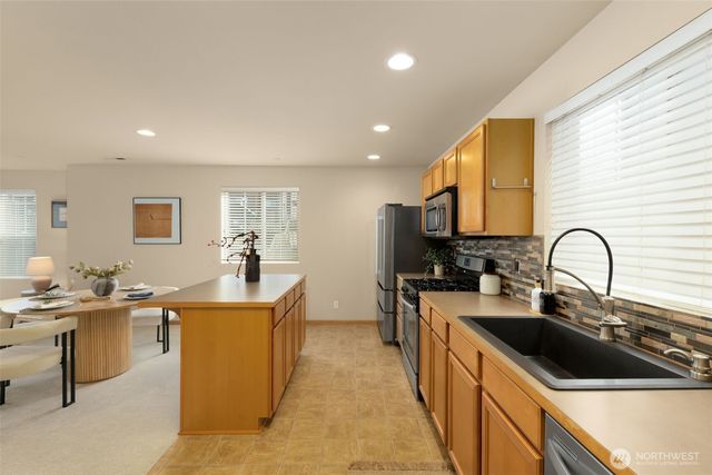 841 5th Place NE, Issaquah, WA 98029