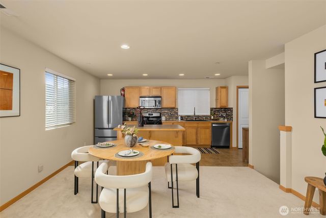 841 5th Place NE, Issaquah, WA 98029