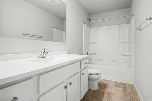 8247 Catberry Trail, Fort Wayne, IN 46804