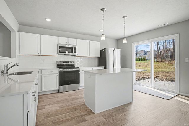 8247 Catberry Trail, Fort Wayne, IN 46804