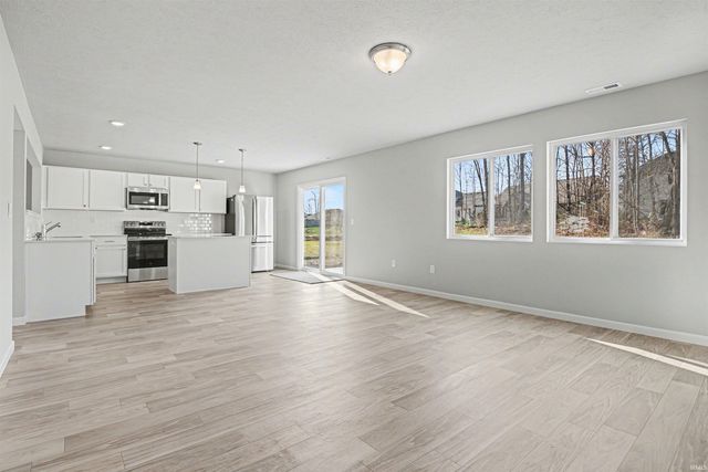 8247 Catberry Trail, Fort Wayne, IN 46804