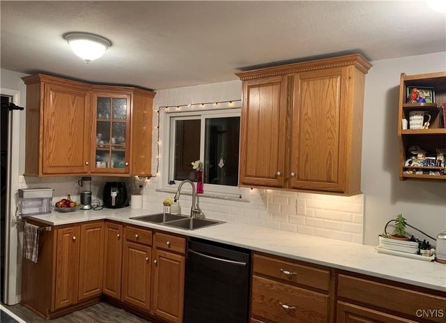 1 Willow Drive, Whitestown, NY 13492