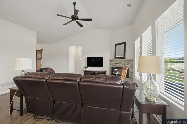 17010 Mary Street, Omaha, NE 68116