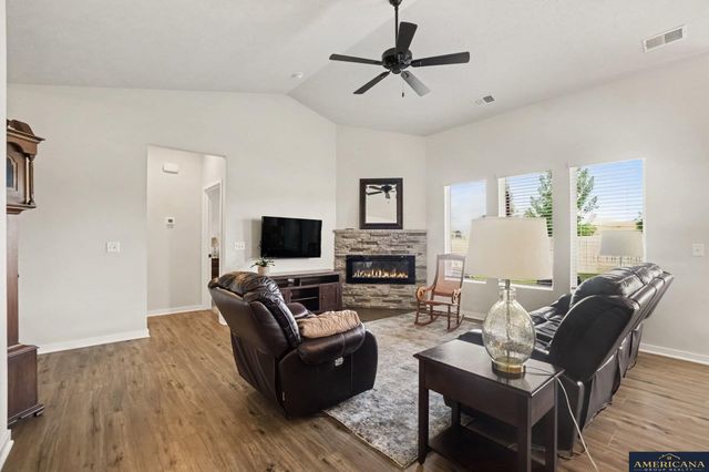 17010 Mary Street, Omaha, NE 68116