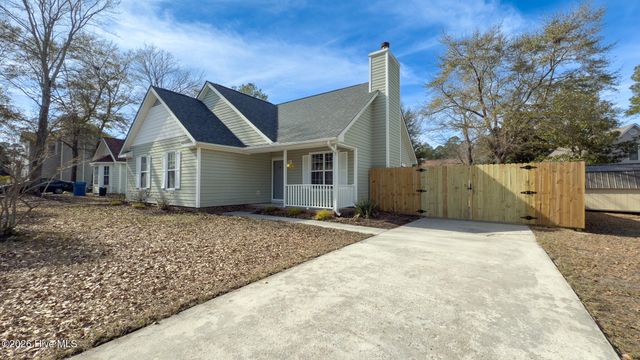 607 Sharease Circle, Wilmington, NC 28405
