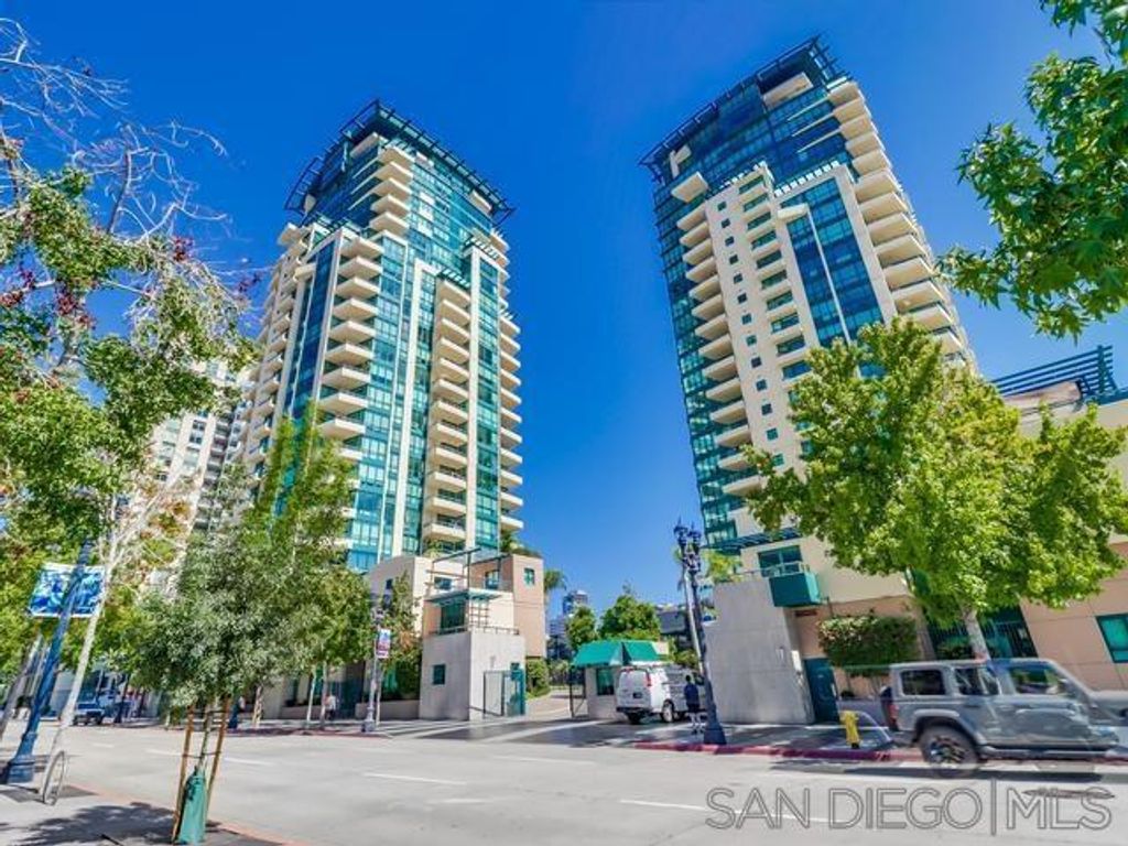Image 1 of property listing at 555 Front St 205, San Diego, CA 92101