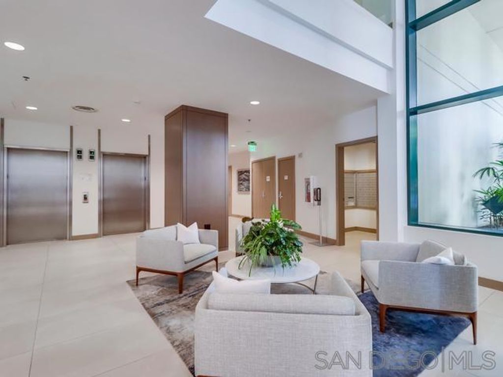 Image 10 of property listing at 555 Front St 205, San Diego, CA 92101