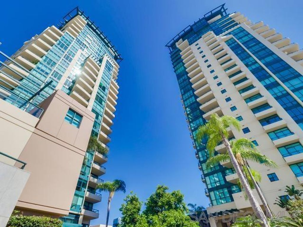 Image 2 of property listing at 555 Front St 205, San Diego, CA 92101