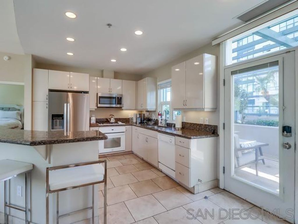 Image 22 of property listing at 555 Front St 205, San Diego, CA 92101